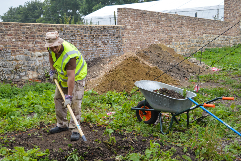 Peter is doing the preparatory work for the new trench
